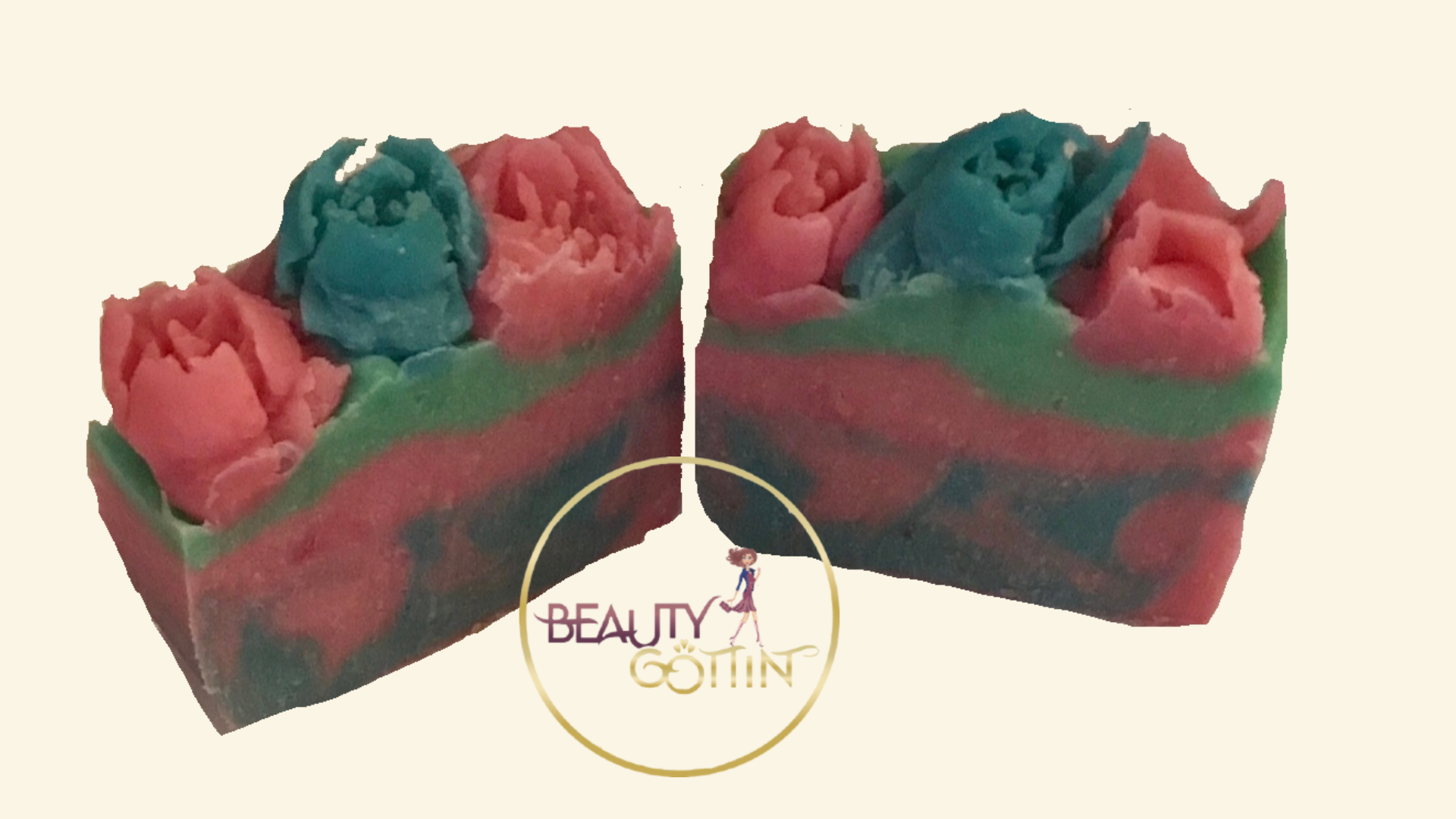 rot-grüne Seife mit aufgespritzten Blumenmustern